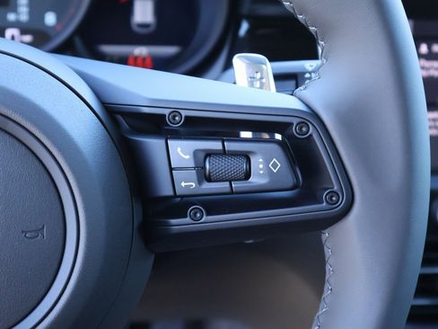 New 2026 Porsche Macan image 29