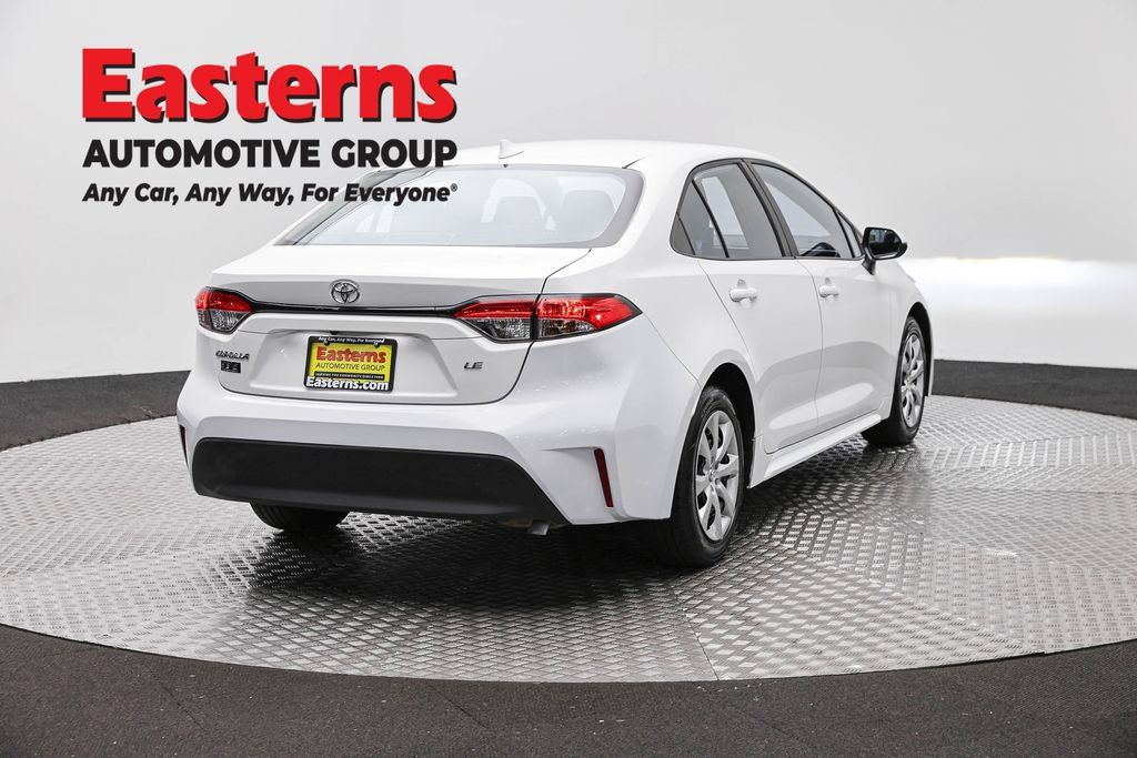 Used 2024 Toyota Corolla LE FWD image 5