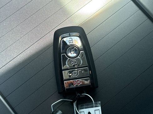 New 2026 Lincoln Nautilus Premier image 2