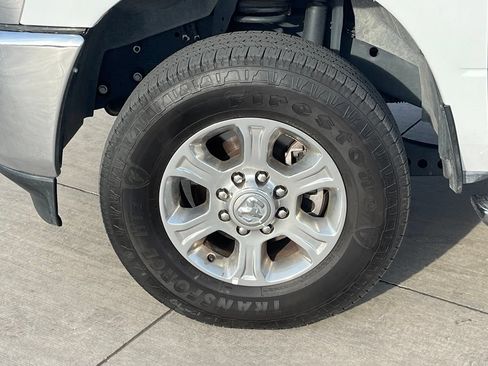 Certified 2025 RAM 2500 Big Horn AWD/4WD image 6