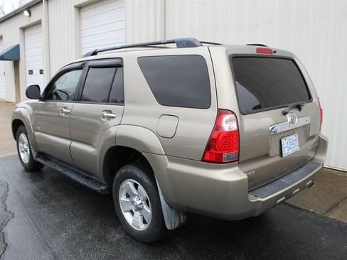Used 2008 Toyota 4Runner SR5 w/ SR5 Extra Value Pkg 1 image 4