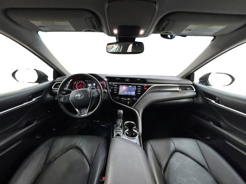Used 2018 Toyota Camry XSE image 17