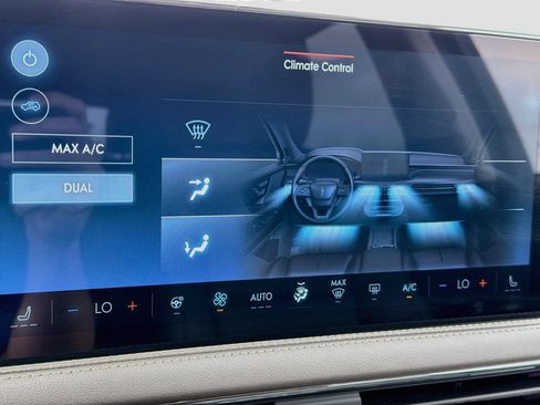 Used 2024 Lincoln Corsair AWD w/ Equipment Group 101A image 18