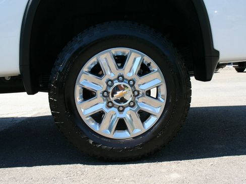 Used 2024 Chevrolet Silverado 2500 LT w/ Convenience Package AWD/4WD image 7