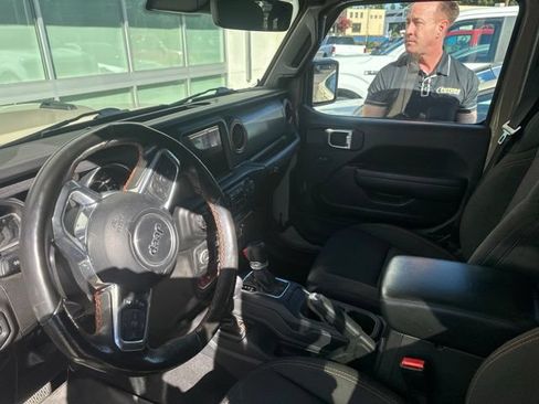 Used 2022 Jeep Gladiator Mojave w/ LED Lighting Group AWD/4WD image 15