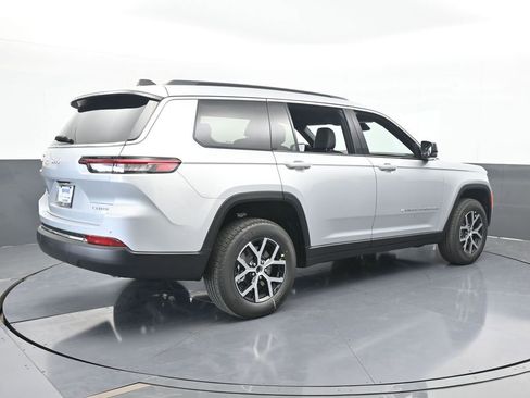 Used 2025 Jeep Grand Cherokee L Limited image 6