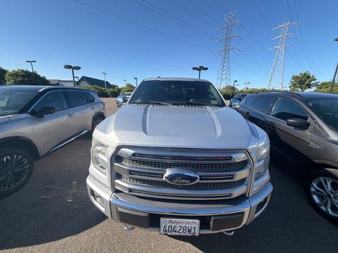 Used 2015 Ford F150 Platinum w/ Equipment Group 701A Luxury AWD/4WD image 2