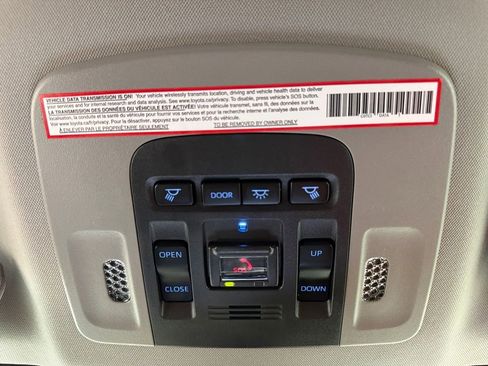 Used 2022 Toyota Camry XSE FWD image 31
