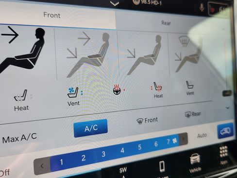 New 2026 Chrysler Pacifica Limited w/ S Appearance Package image 24