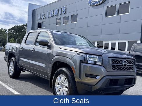 Used 2023 Nissan Frontier SV w/ Tow Package AWD/4WD image 2