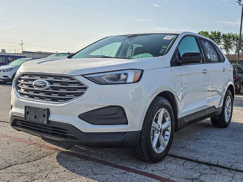 Used 2021 Ford Edge SE image 3