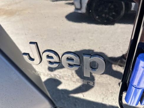 Used 2024 Jeep Wrangler Unlimited Sport AWD/4WD image 11