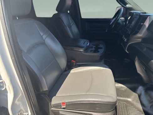 Used 2022 RAM 2500 Tradesman w/ Chrome Appearance Group AWD/4WD image 29