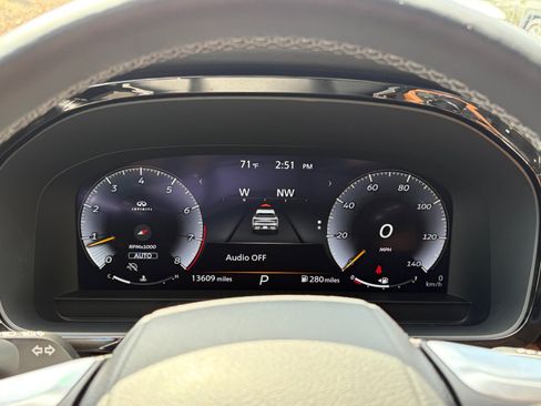 Used 2024 INFINITI QX60 Sensory w/ Vision Package AWD/4WD image 10