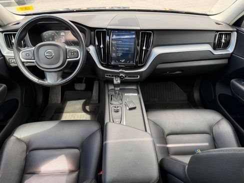 Used 2018 Volvo XC60 T5 Momentum w/ Vision Package AWD/4WD image 14