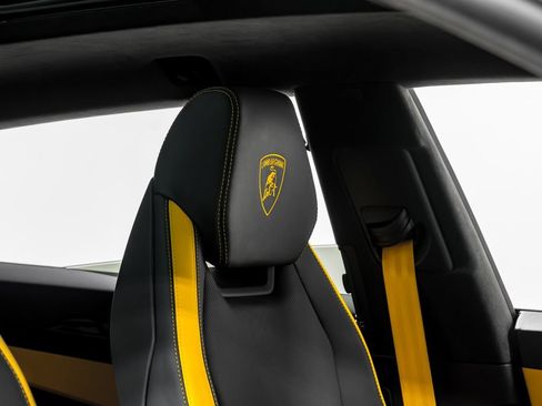 Used 2025 Lamborghini Urus S AWD/4WD image 39