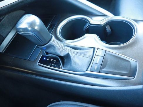 Used 2023 Toyota Camry SE image 15