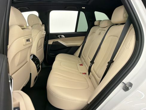 Used 2022 BMW X5 xDrive40i w/ Premium Package AWD/4WD image 23