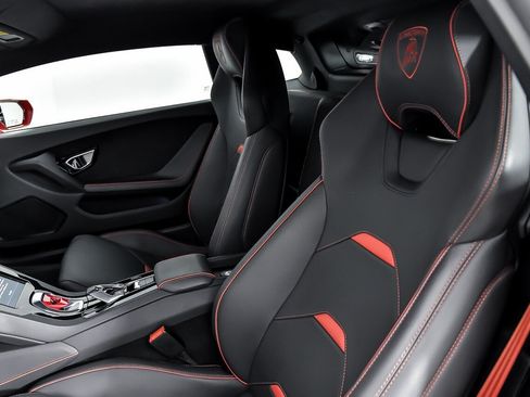 Used 2021 Lamborghini Huracan EVO RWD image 26