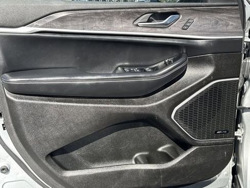 Used 2022 Jeep Grand Cherokee Limited image 4