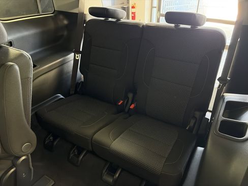 Certified 2023 GMC Acadia SLE image 8