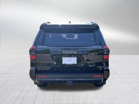 Used 2025 Toyota 4Runner SR5 AWD/4WD image 7