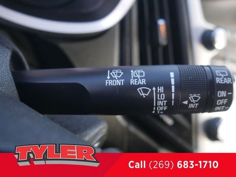 Used 2016 Chevrolet Equinox LT w/ Convenience Package image 27