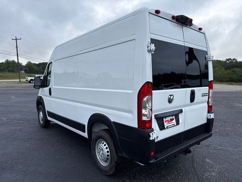 New 2026 RAM ProMaster 2500 w/ Convenience Group image 7