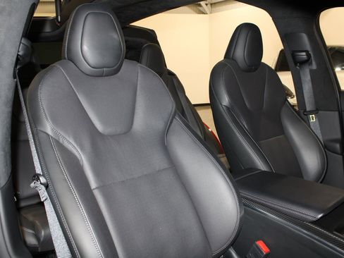 Used 2023 Tesla Model X Plaid image 32