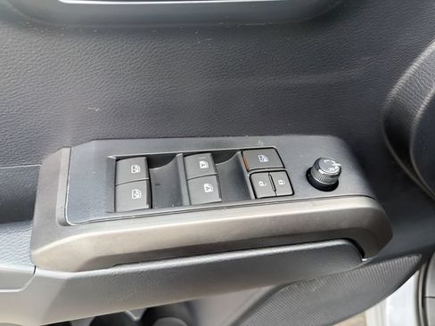 Used 2019 Toyota Tacoma TRD Sport AWD/4WD image 10