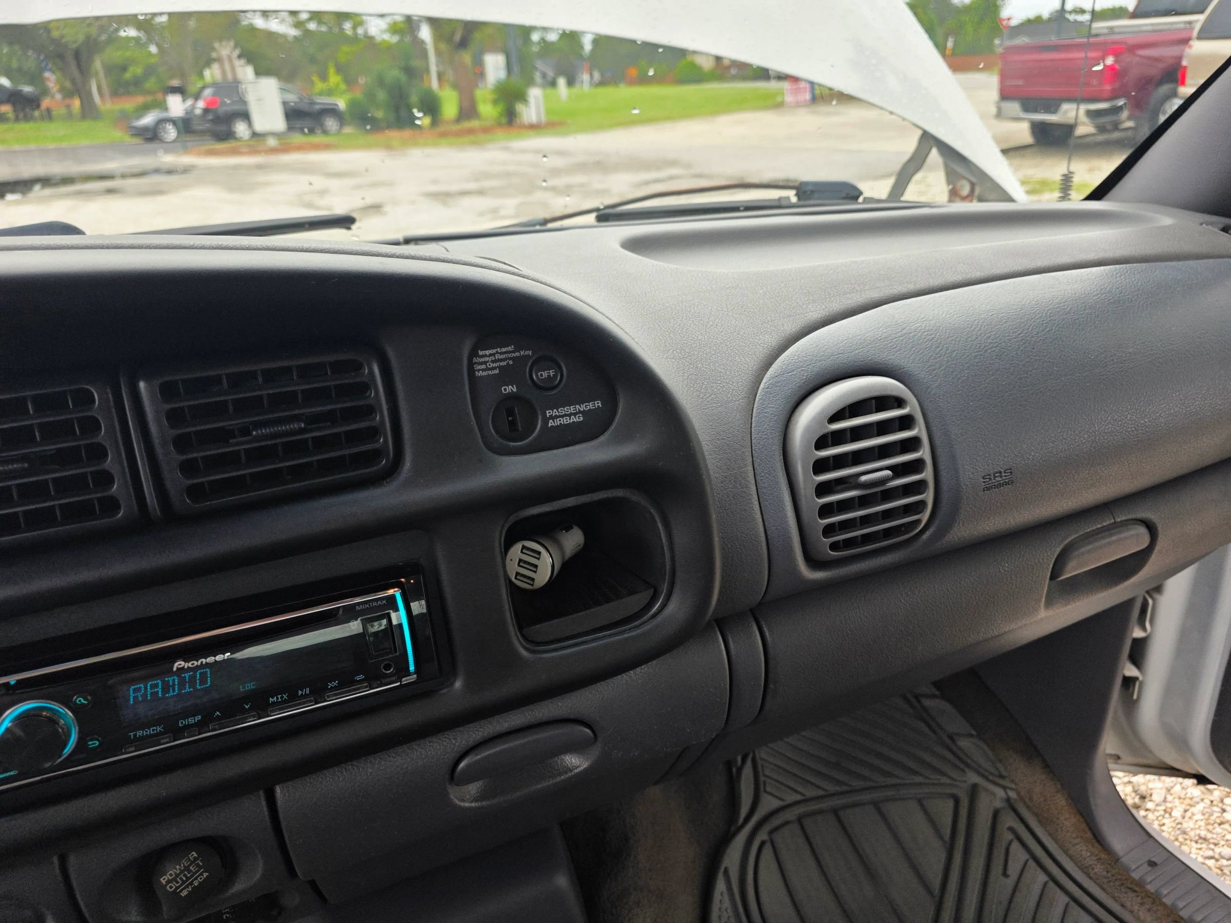 Used 2000 Dodge Ram 1500 Truck 2WD Quad Cab image 20