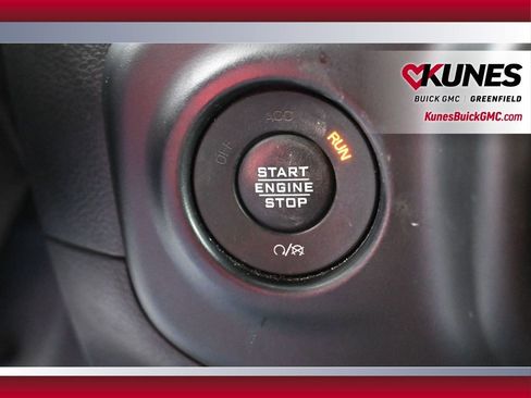 Used 2020 Jeep Wrangler Unlimited Sahara image 33