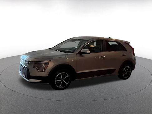 Used 2026 Kia Niro LX FWD image 4
