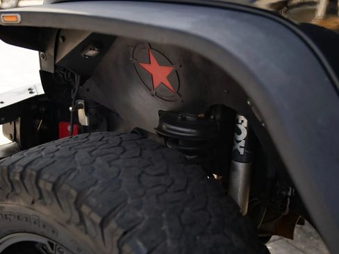 Used 2015 Jeep Wrangler Unlimited Rubicon AWD/4WD image 10