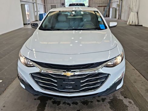 Used 2022 Chevrolet Malibu LT FWD image 2