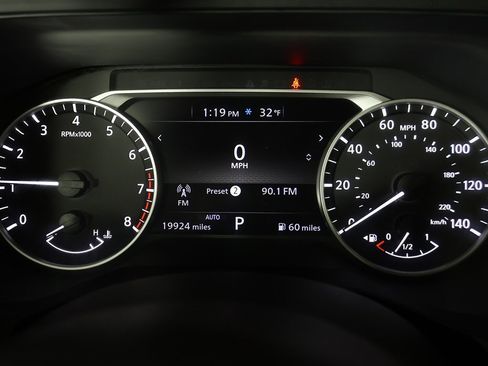 Used 2024 Nissan Pathfinder S image 37