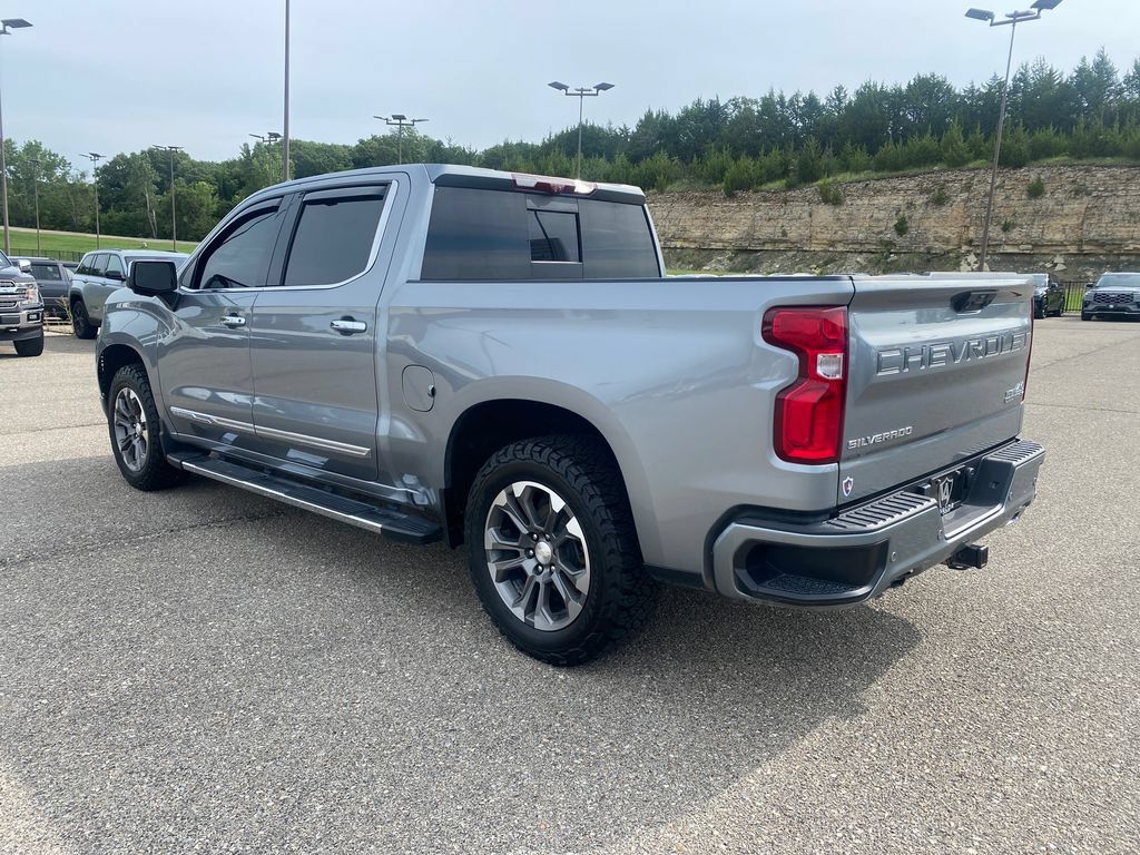 Used 2023 Chevrolet Silverado 1500 High Country w/ Technology Package AWD/4WD image 4