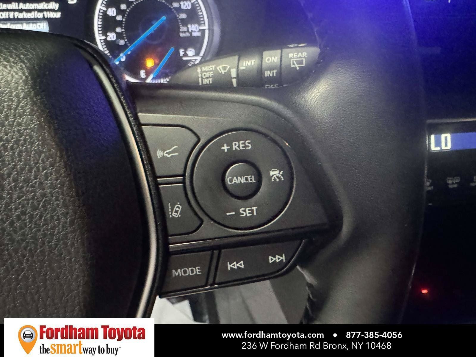 Used 2023 Toyota Venza XLE AWD/4WD image 22