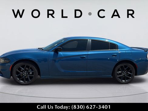 Used 2021 Dodge Charger SXT w/ Blacktop Package RWD image 11