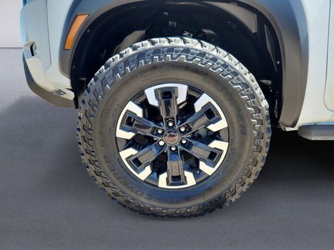 Used 2022 Nissan Frontier PRO-4X w/ Off-Road Protection Package AWD/4WD image 14