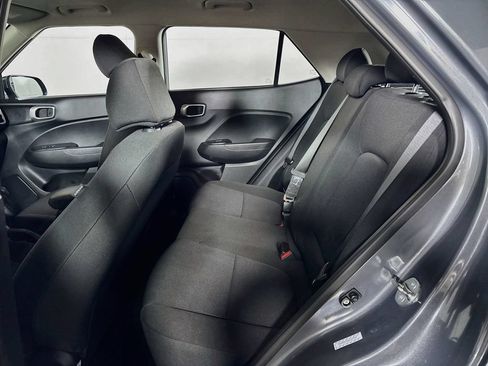Used 2024 Hyundai Venue SE FWD image 19