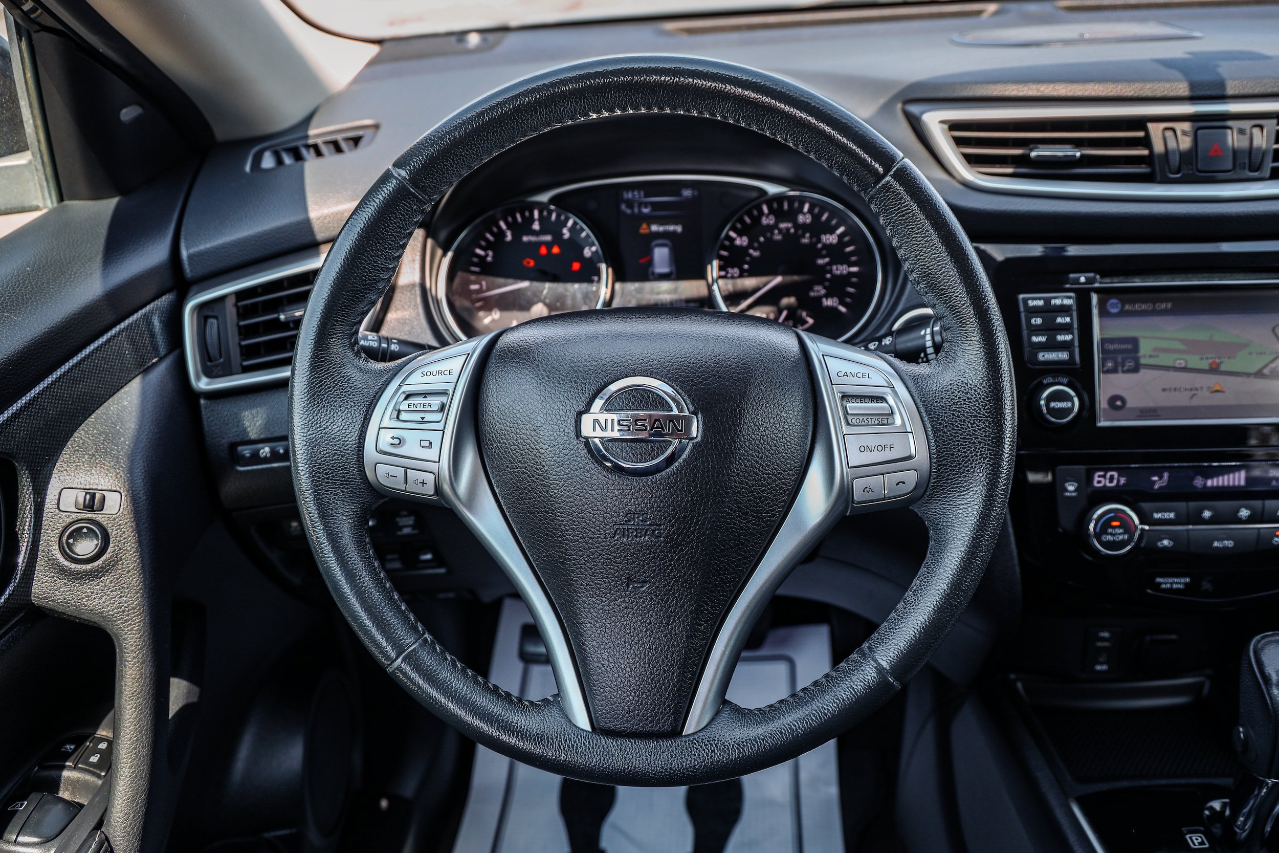 Used 2015 Nissan Rogue SL w/ SL Premium Package AWD/4WD image 13