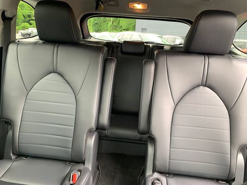 Used 2026 Toyota Highlander XLE AWD/4WD image 25