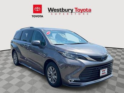 Certified 2022 Toyota Sienna XLE