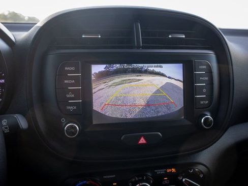 Used 2021 Kia Soul S image 16