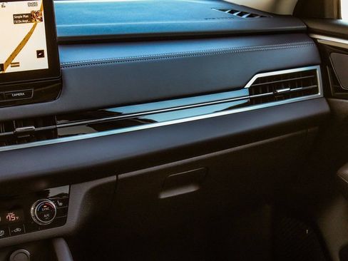 New 2026 Mitsubishi Outlander AWD image 17