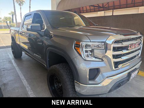 Used 2020 GMC Sierra 1500 SLE w/ SLE Value Package AWD/4WD image 2
