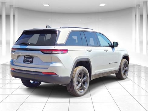 New 2026 Jeep Grand Cherokee Limited w/ Limited Altitude Package AWD/4WD image 3