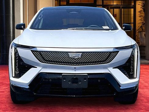 New 2026 Cadillac Optiq Luxury 1 RWD image 3