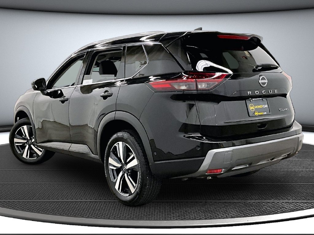 Used 2026 Nissan Rogue SL AWD/4WD image 4